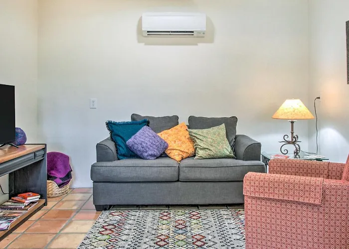 Charming Casita Near Hiking & Biking! Holiday home Tucson