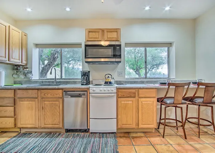 Charming Casita Near Hiking & Biking! Holiday home