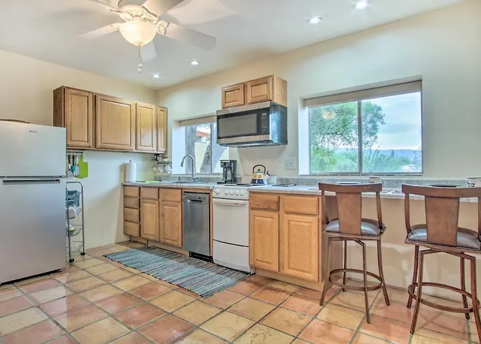 Charming Casita Near Hiking & Biking! Holiday home Tucson