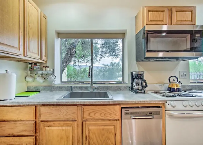Charming Casita Near Hiking & Biking! *