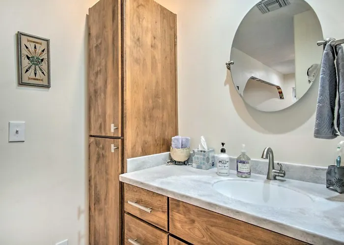 Charming Casita Near Hiking & Biking! Holiday home