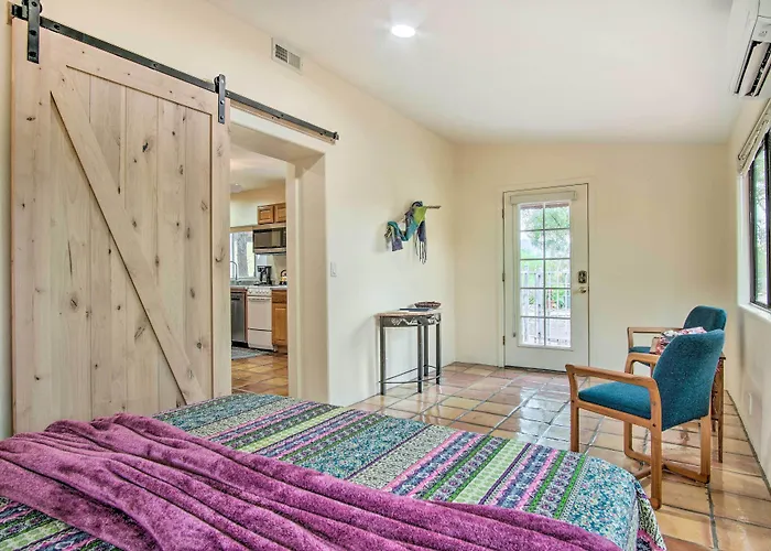 Charming Casita Near Hiking & Biking! Holiday home