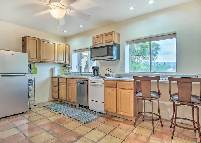Charming Casita Near Hiking & Biking!